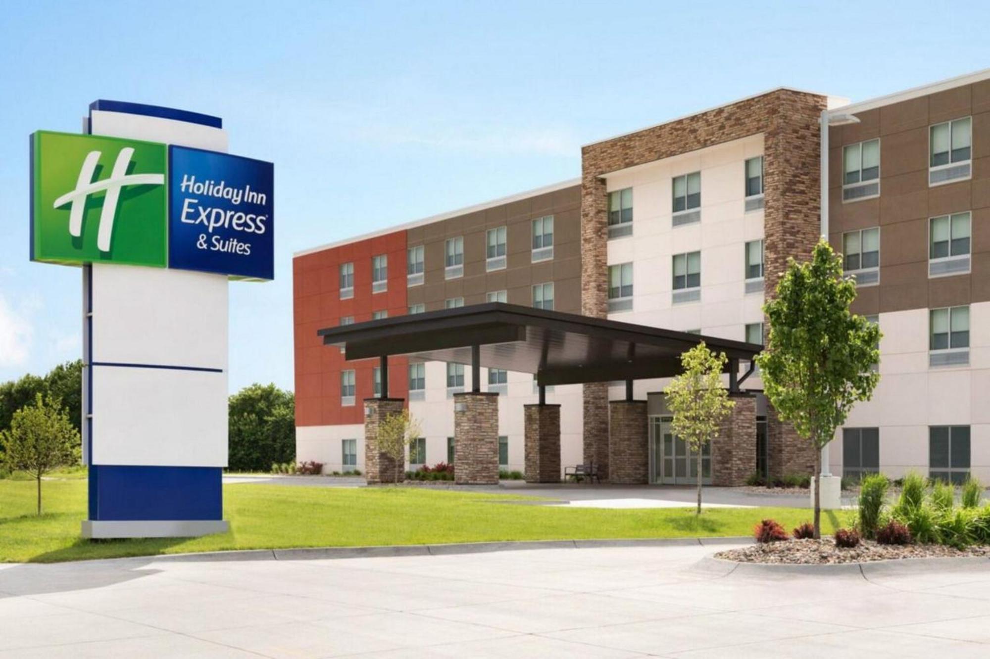 Holiday Inn Express & Suites Waynesboro East ภายนอก รูปภาพ