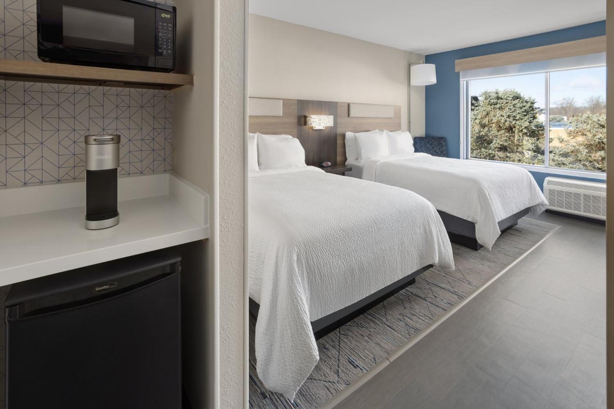 Holiday Inn Express & Suites Waynesboro East ภายนอก รูปภาพ